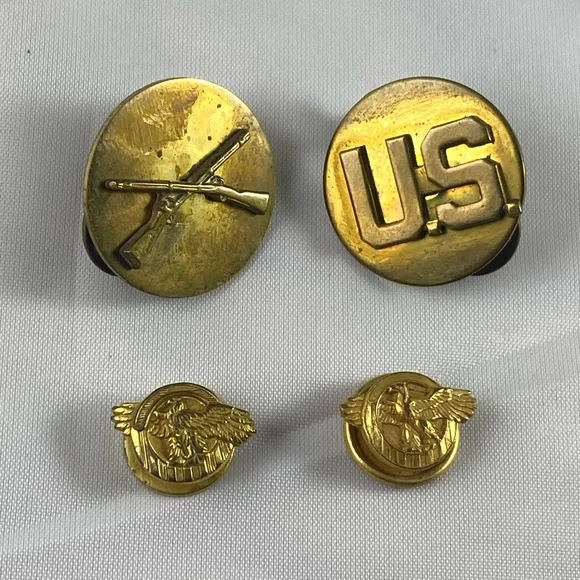 Vintage US Army Memorabilia - Vietnam Uniform Pins and Badges - Picture 7 of 7